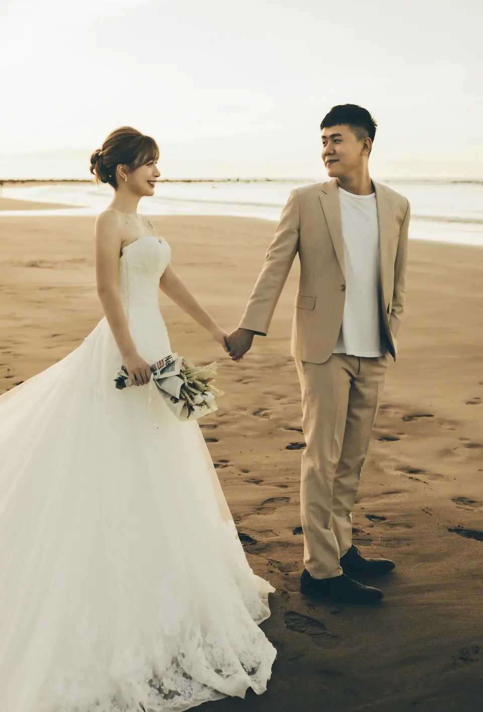 超級懶的金牛女，推推〜唯你婚紗